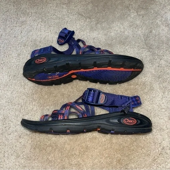 Chaco Women's Blue and Red Strap Toe Loop Around Hiking Sandals Size 6 - Picture 3 of 7